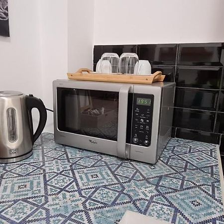 Central Arghezi University Square Apartman Bukarest Kültér fotó