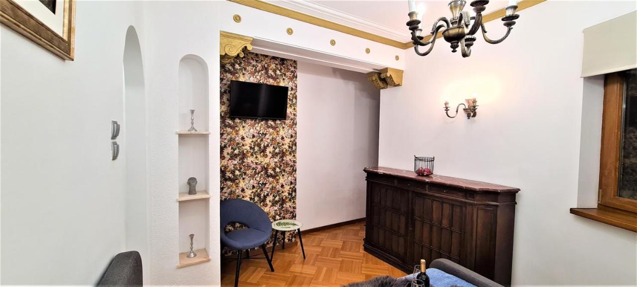 Central Arghezi University Square Apartman Bukarest Kültér fotó