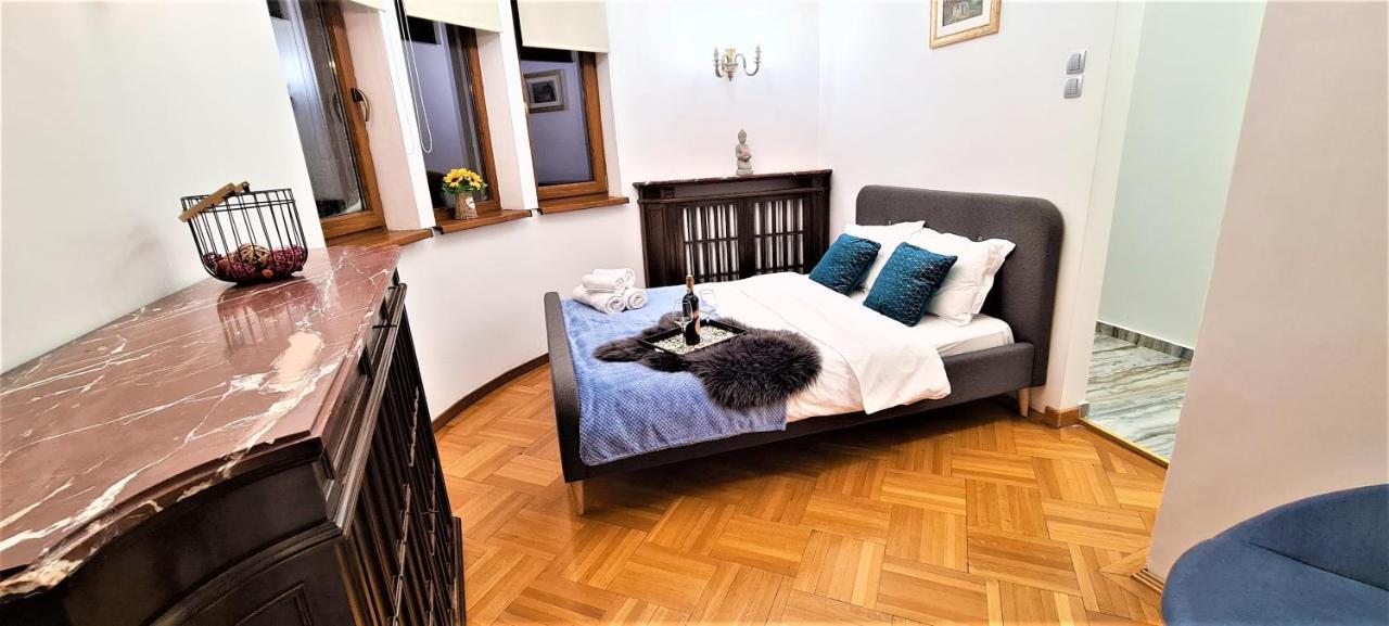 Central Arghezi University Square Apartman Bukarest Kültér fotó