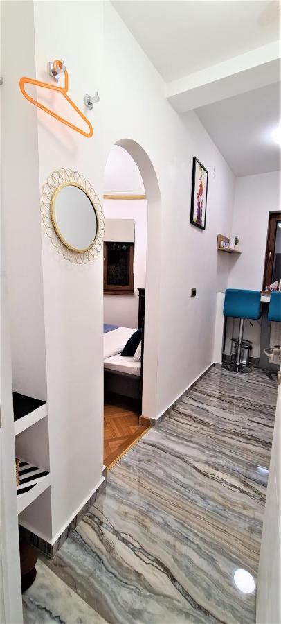Central Arghezi University Square Apartman Bukarest Kültér fotó