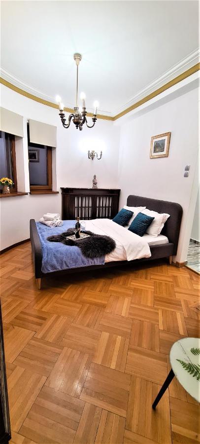Central Arghezi University Square Apartman Bukarest Kültér fotó