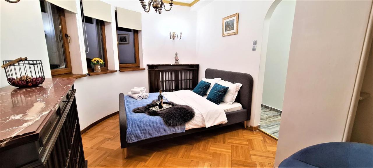 Central Arghezi University Square Apartman Bukarest Kültér fotó