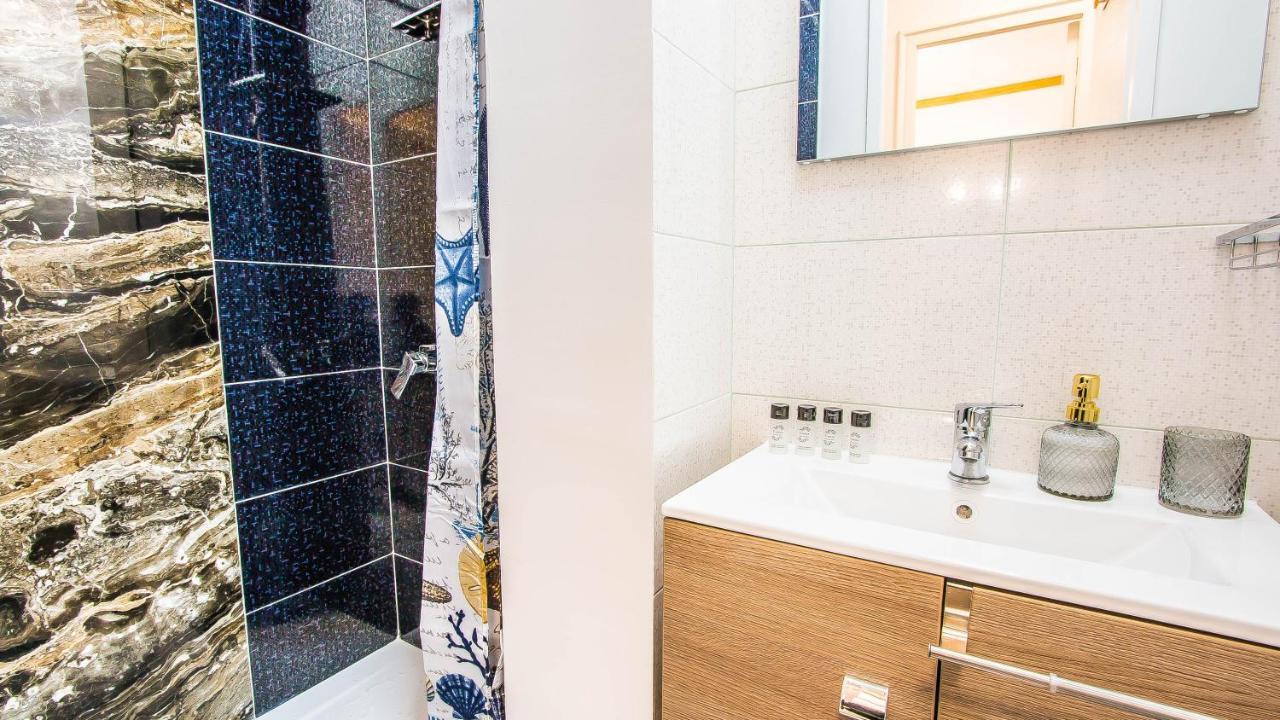 Central Arghezi University Square Apartman Bukarest Kültér fotó
